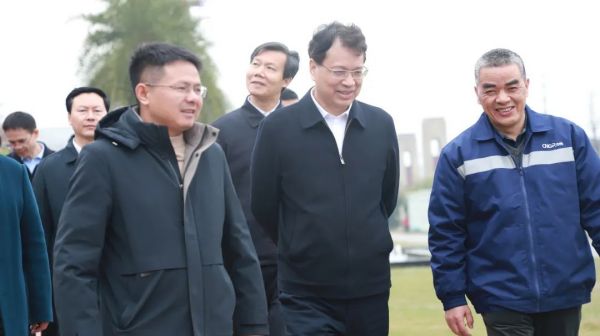 成績突飛猛進 | 時隔兩年，貴州省副省長郭錫文再訪中偉